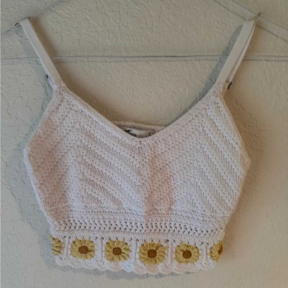Hollister White Crochet Crop Top with Sunflower Accents - Picture 1 of 4